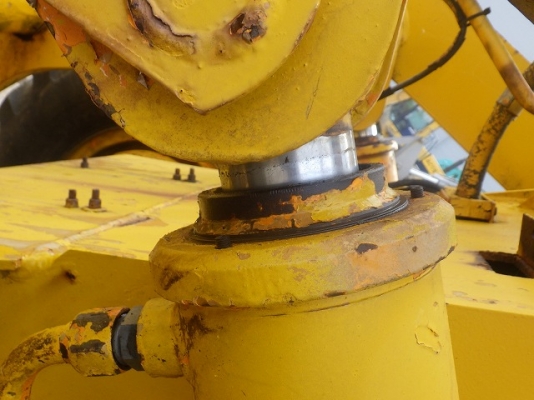 ขายรถตัก ยี่ห้อ KOMATSU รุ่น JH63K ขายรถตัก ยี่ห้อ KOMATSU รุ่น JH63K