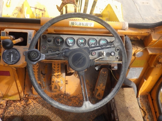 ขายรถตัก ยี่ห้อ KOMATSU รุ่น JH63K ขายรถตัก ยี่ห้อ KOMATSU รุ่น JH63K