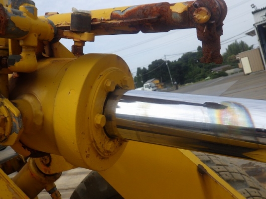 ขายรถตัก ยี่ห้อ KOMATSU รุ่น JH63K ขายรถตัก ยี่ห้อ KOMATSU รุ่น JH63K