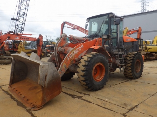 ขายรถตัก ยี่ห้อ Hitachi รุ่น ZW180