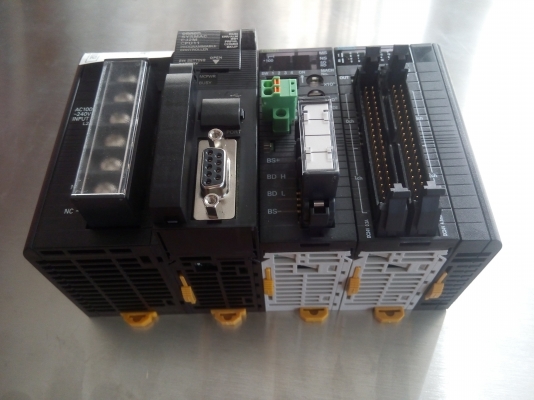 PLC CJ2M-CPU11 +CJ1W-CRM21 +MD263+PW