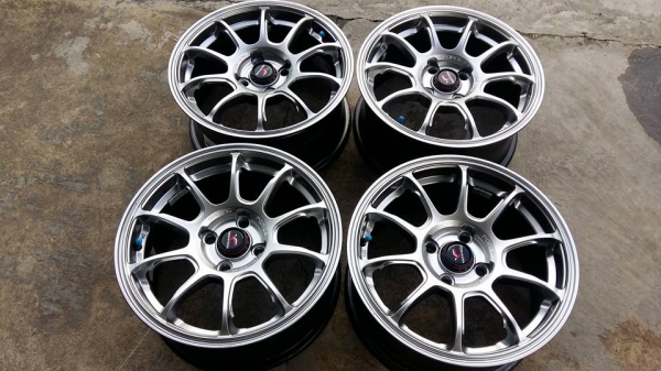 ขายล้อแม็กมือ2 ze40 15"×7" et35 4รู100 สีเดิมสนใจติดต่อร้าน ก.เจริญการยางครับ 081-3747940 ขายล้อแม็กมือ2 ze40 15"×7" et35 4รู100 สีเดิมสนใจติดต่อร้าน ก.เจริญการยางครับ 081-3747940