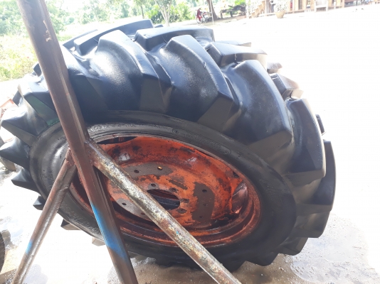 ขอบคุณพี่จากโคราช ขายยางรถไถพร้อมกะทะ ขอบ28พร้อมใช้งาน