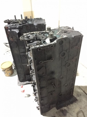 ขาย ข้อเหวี่ยง เสื้อสูบ Nissan PE6 PD6