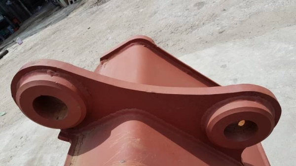 ขายด่วนบุ้งกี๋ใหญ่ใส่รถแบคโฮ SK200 PC200 นอกนำเข้าของใหม่มีใบอินวอย รุ้สะลัก80มิลหูกว้าง33ซ.ม บุ้งกี๋กว้างใน110ซ.ม.กว้างนอก115ซ.ม.ความสูง115ซ.มท้องหลึก122ซ.ม.หล็กหนาล่าง4ซ.ม