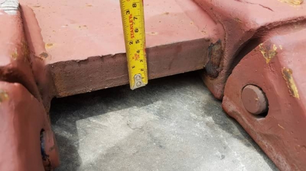 ขายด่วนบุ้งกี๋ใหญ่ใส่รถแบคโฮ SK200 PC200 นอกนำเข้าของใหม่มีใบอินวอย รุ้สะลัก80มิลหูกว้าง33ซ.ม บุ้งกี๋กว้างใน110ซ.ม.กว้างนอก115ซ.ม.ความสูง115ซ.มท้องหลึก122ซ.ม.หล็กหนาล่าง4ซ.ม