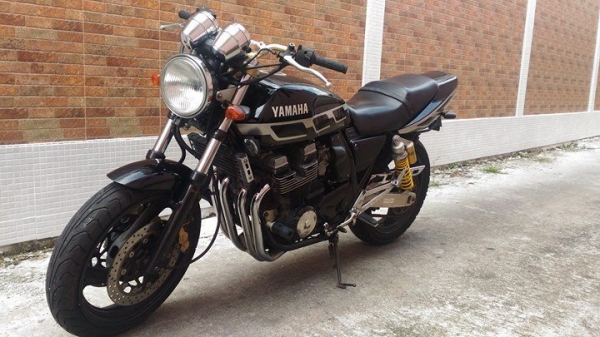 XJR400