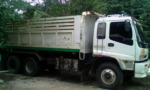 ขายIsuzu 270ปี47ดั้ม สภาพพร้อมใช้ ติดต่อคุณอ๊อฟพิจิตร086-737-9991