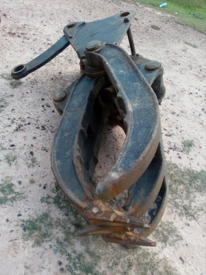 ขายเครื่องคีบไม้ ขุดตอยูคาลิปตัสได้ด้วยง่ายกว่าปุ้งกี๋