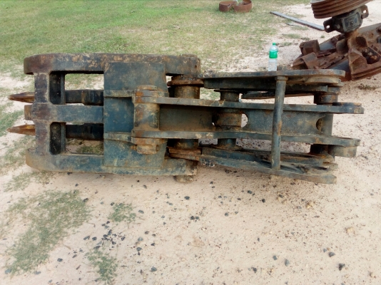 ขายเครื่องคีบไม้ ขุดตอยูคาลิปตัสได้ด้วยง่ายกว่าปุ้งกี๋ ขายเครื่องคีบไม้ ขุดตอยูคาลิปตัสได้ด้วยง่ายกว่าปุ้งกี๋