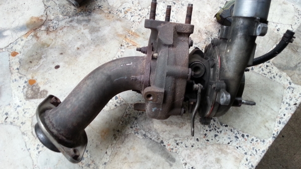 ขายเทอร์โบ vigo 3.0 ใบหลังกร่อน เป็นอะไหล่ 3,500