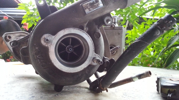 ขายเทอร์โบ vigo 3.0 ใบหลังกร่อน เป็นอะไหล่ 3,500