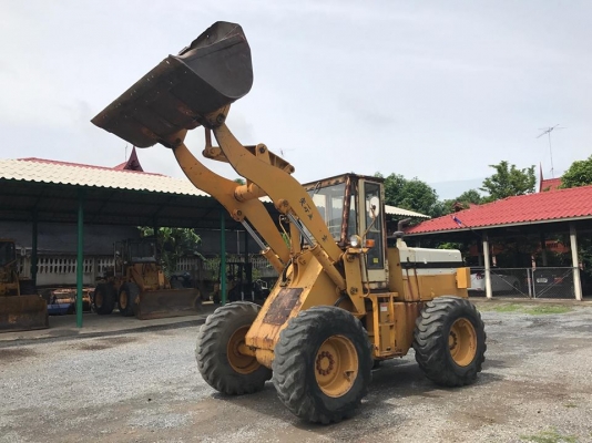 ขายรถตัก Komatsu 510(กรองเดี่ยว) รถนอกนำเข้าจากญี่ปุ่น 100\% สภาพสวย พร้อมใช้งาน สนใจติดต่อ 081-948-5494