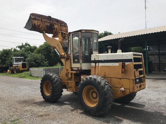 ขายรถตัก Komatsu 510(กรองเดี่ยว) รถนอกนำเข้าจากญี่ปุ่น 100\% สภาพสวย พร้อมใช้งาน สนใจติดต่อ 081-948-5494