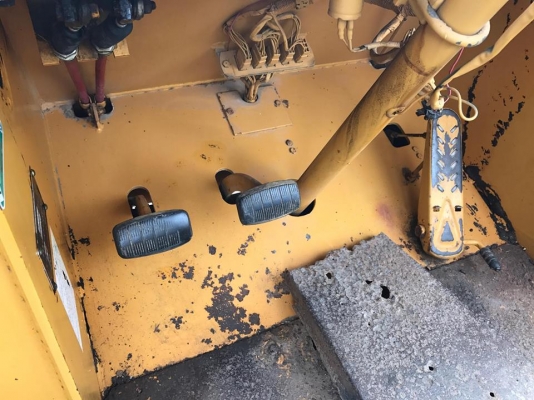 ขายรถตัก Komatsu 510(กรองเดี่ยว) รถนอกนำเข้าจากญี่ปุ่น 100\% สภาพสวย พร้อมใช้งาน สนใจติดต่อ 081-948-5494