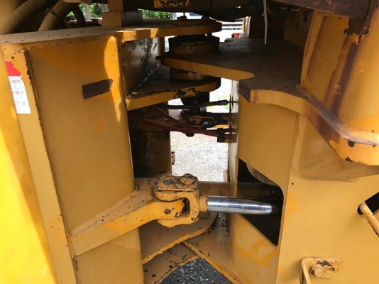 ขายรถตัก Komatsu 510(กรองเดี่ยว) รถนอกนำเข้าจากญี่ปุ่น 100\% สภาพสวย พร้อมใช้งาน สนใจติดต่อ 081-948-5494