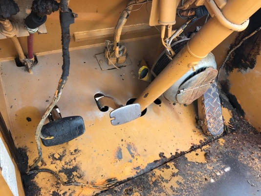 ขายรถตัก Komatsu 510 รถนอกนำเข้าจากญี่ปุ่น 100\% สภาพสวย พร้อมใช้งาน สนใจติดต่อ 081-948-5494