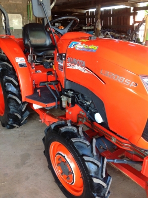 ขาย L3208SP ปี58 รถ327ชั่วโมง พร้อมใบดันหน้า+ผานหลัง ยางดี4เส้น รถเดิมๆทุกจุดจาโรงงาน