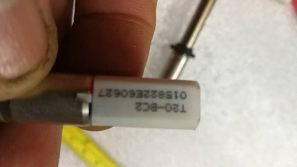 3 อัน 300 บ.ส่งฟรีโทร 083-2000058 LINE ID: line832923 หัวแร็งเชื่อมชิ้นงานใช้ไฟAC - DC 12 V. มีหัววัดอุณหภูมิในตัว(สายขาว-แดง) ต่อสายเอาไปใช้งานได้ง่ายสะดวกทนทาน