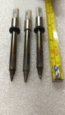 3 อัน 300 บ.ส่งฟรีโทร 083-2000058 LINE ID: line832923 หัวแร็งเชื่อมชิ้นงานใช้ไฟAC - DC 12 V. มีหัววัดอุณหภูมิในตัว(สายขาว-แดง) ต่อสายเอาไปใช้งานได้ง่ายสะดวกทนทาน