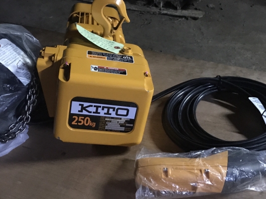 รอกโซ่ไฟฟ้า 250kg.ราคา 35,000