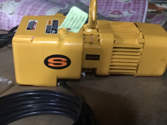 รอกโซ่ไฟฟ้า 250kg.ราคา 35,000