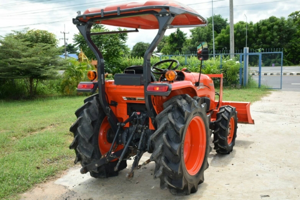 ขาย L3608SP รถปี 59 ใช้งาน 389 ชั่วโมง ทุกอย่างเดิมสีเดิมจากโรงงานสภาพ 98\% ส่ำรถใหม่ ผานหน้า หลัง