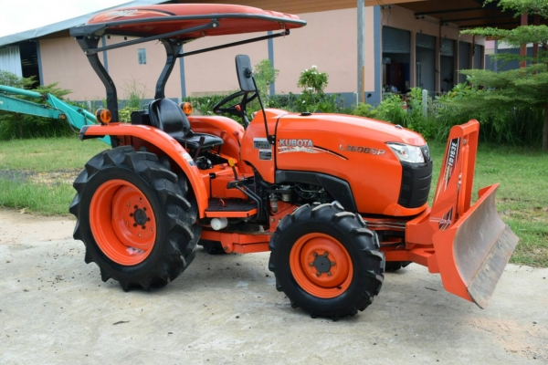 ขาย L3608SP รถปี 59 ใช้งาน 389 ชั่วโมง ทุกอย่างเดิมสีเดิมจากโรงงานสภาพ 98\% ส่ำรถใหม่ ผานหน้า หลัง