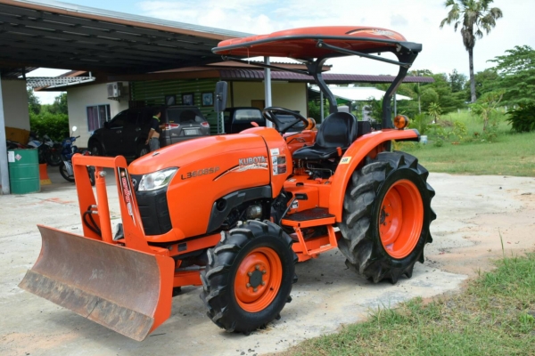 ขาย L3608SP รถปี 59 ใช้งาน 389 ชั่วโมง ทุกอย่างเดิมสีเดิมจากโรงงานสภาพ 98\% ส่ำรถใหม่ ผานหน้า หลัง