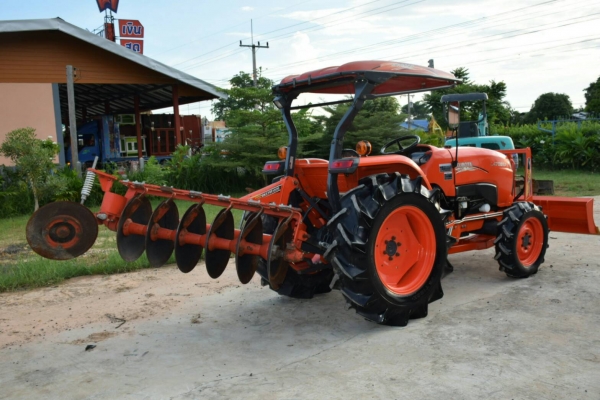 ขาย L4708SP รถปี 57  รถใช้งาน 741 ชั่วโมง รถสวยพร้อมใช้งานซื้อไปไม่ผิดหวัง การันตีคุณภาพ ราคา 448000 ผานหน้าใหม่+ผานหลัง สนใจ 084-5486359 สุชาติ