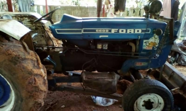 ขาย 195,000 รถไถ FORD 6600 เพลาเดียว เครืี่อง 5500 T 1 ใท้าย 6600 เครื่องดี เกียร์แรง ระบบไฮดอร์ดีหางไม่ตก รถพร้อมใช้ รถอยู่ ขอนแก่น 090-772-3710 090-772-3708