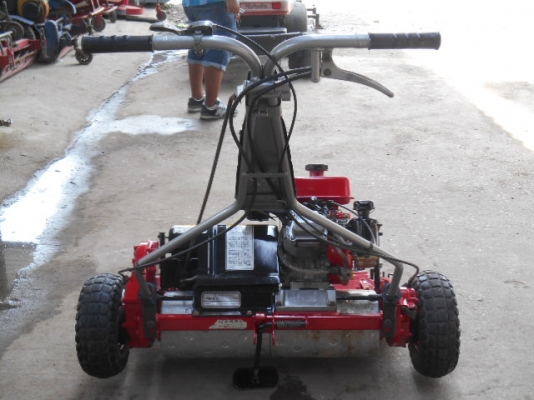 รถตัดหญ้า (แบบตัดกรีน) BARONESS เดินตาม พร้อมใช้งาน รถตัดหญ้า (แบบตัดกรีน) BARONESS เดินตาม พร้อมใช้งาน