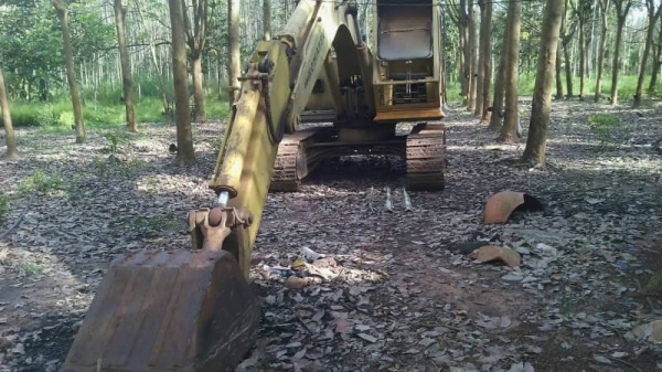 ขาย 255,000  KOMATSU pc 120-2 เครื่องดี ปั้มแรง  โช่หนา เอวแน่น รถพร้อมใช้ รถอยู่ จ.สระแก้ว 090-772-3710 090-772-3708