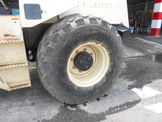 รถบดสั่นสะเทือน 10 ตัน (VIBRATION ROLLER 10 Ton) ยี่ห้อ INGERSOLL RAND รุ่น SD100D ซีเรียล 149071 ปี 1997 สภาพสวย พร้อมใช้งาน มือสองนำเข้าจากต่างประเทศ รถบดสั่นสะเทือน 10 ตัน (VIBRATION ROLLER 10 Ton) ยี่ห้อ INGERSOLL RAND รุ่น SD100D ซีเรียล 149071 ปี 1997 สภาพสวย พร้อมใช้งาน มือสองนำเข้าจากต่างประเทศ