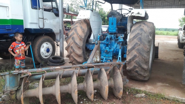 Ford6600 T5 ปั้มเหลี่ยมไอดีกลม หาง7ใบดันCMT ไม่มีเล่มนะครับพี้น้อง