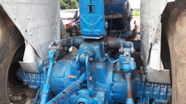 Ford6600 T5 ปั้มเหลี่ยมไอดีกลม หาง7ใบดันCMT ไม่มีเล่มนะครับพี้น้อง