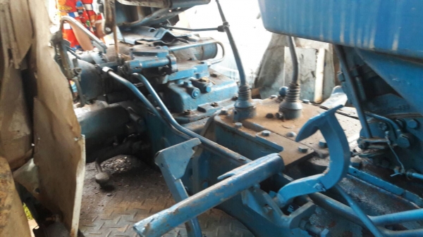 Ford6600 T5 ปั้มเหลี่ยมไอดีกลม หาง7ใบดันCMT ไม่มีเล่มนะครับพี้น้อง