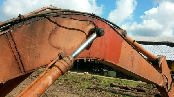 ขาย HITACHI EX200-2 สภาพ ตามรูปเลย