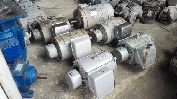 ** SOLD ** เหลือ 1 ตัว ** มอเตอร์ Mitsubishi 3 HP 220V สภาพสวยเดิมๆพร้อมใช้