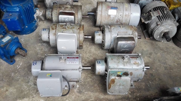 ** SOLD ** เหลือ 1 ตัว ** มอเตอร์ Mitsubishi 3 HP 220V สภาพสวยเดิมๆพร้อมใช้ ** SOLD ** เหลือ 1 ตัว ** มอเตอร์ Mitsubishi 3 HP 220V สภาพสวยเดิมๆพร้อมใช้