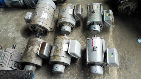 ** SOLD ** เหลือ 1 ตัว ** มอเตอร์ Mitsubishi 3 HP 220V สภาพสวยเดิมๆพร้อมใช้ ** SOLD ** เหลือ 1 ตัว ** มอเตอร์ Mitsubishi 3 HP 220V สภาพสวยเดิมๆพร้อมใช้