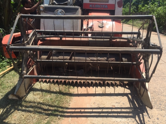 ขายด่วน รถเกี่ยว KUBOTA DC60 กระสอบ สภาพพร้อมใช้งาน โซ่ใหม่สองข้าง รถพร้อมทำงาน สนใจโทรสอบถาม 093-0764943  088-3223272 K ตั้ม