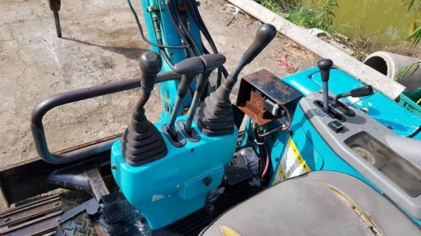 ขายด่วนรถแบคโฮคูโบต้าK22คอลโทลน้ำมันสั้น   ปั้มนี้วติดหัวกะแทกดีดีเทียบเท่าPC25รถนอกสถาพดีพร้อมใช้เพิ่งนำเข้ามายังไม่เคยใช้งานในไทยเลย