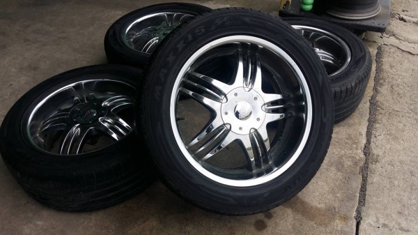 ขายล้อแม็กมือ2 fierro 20"พร้อมยางmaxxis ปี14,15 สนใจติดต่อร้าน ก.เจริญการยางครับ 081-3747940