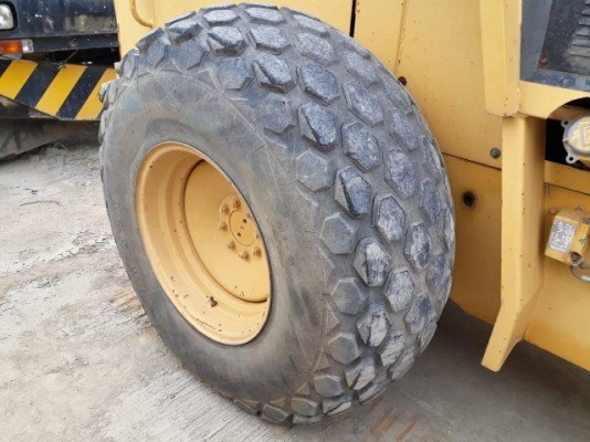 รถบด 10 ตัน สั่นสะเทือน CAT CS563C # 4LN00572  มือสองญี่ปุ่น