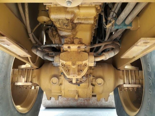 รถบด 10 ตัน สั่นสะเทือน CAT CS563C # 4LN00572  มือสองญี่ปุ่น