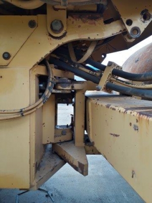 รถบด 10 ตัน สั่นสะเทือน CAT CS563C # 4LN00572  มือสองญี่ปุ่น