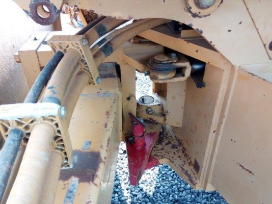 รถบด 10 ตัน สั่นสะเทือน CAT CS563C # 4LN00572  มือสองญี่ปุ่น