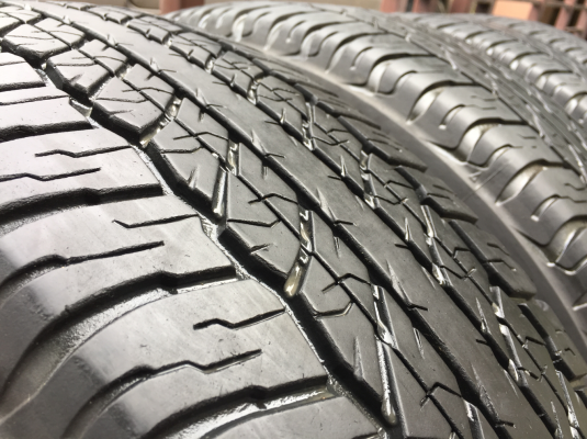 ยาง Dunlop 265 65 17 ปลายปี16 ดอกเต็ม เนื้อนิ่มๆ ใช้ยาว ราคาไม่แพง ยาง Dunlop 265 65 17 ปลายปี16 ดอกเต็ม เนื้อนิ่มๆ ใช้ยาว ราคาไม่แพง