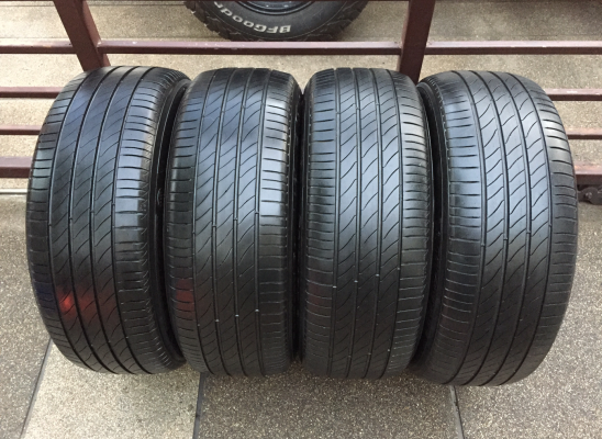 ยาง Michelin 215 60 16 ปลายปี15 ดอกเต็ม ไม่มีปะ ราคาไม่แพงขอบคุณ